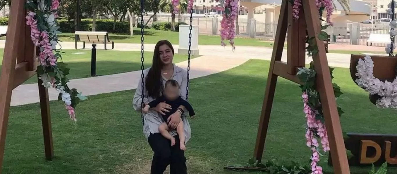 Γλυκά Νερά: Στους γονείς της Καρολάιν η μικρή Λυδία - Αφαιρέθηκε από τον πιλότο η γονική μέριμνα